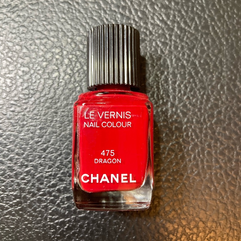 Nail polish - Dragon Red